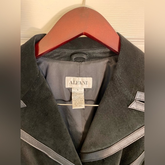 ALFANI Genuine Leather Coat  Size: Small - Picture 6 of 10